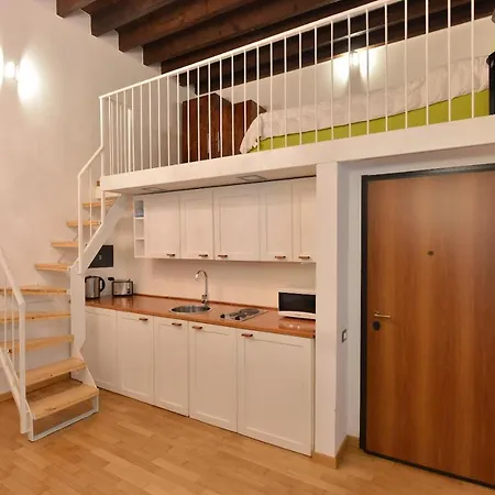 Izzhome Center Cozy Apartman Cagliari